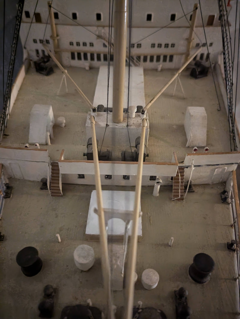 EMPRESS OF BRITAIN: 1931 - Exquisite 1:100 scale, 7.5' exacting model w/ interiors