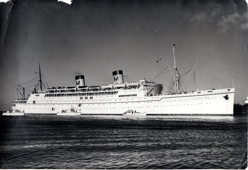 LURLINE: 1933 - Large portrait with 3 yachts