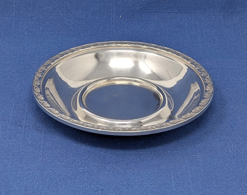 UNITED STATES: 1952 - Manhattan Pattern silverplated caviar dish