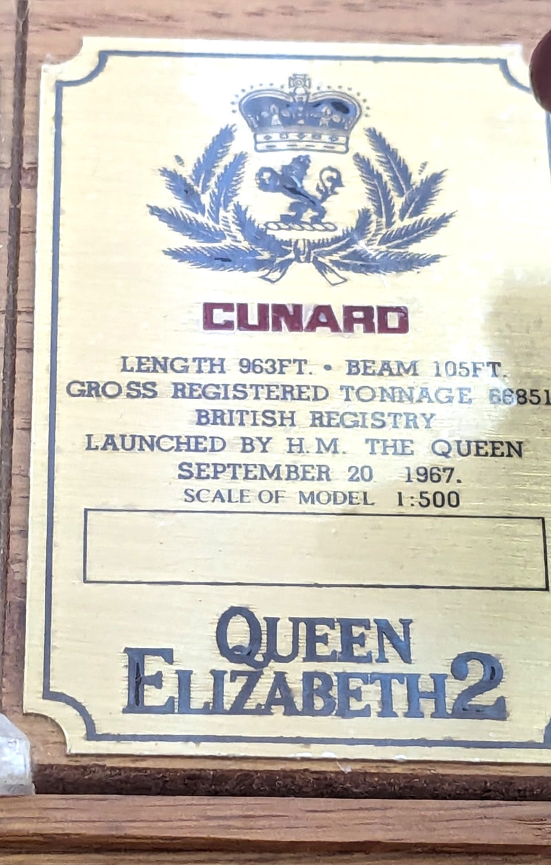 QE2: 1969 - Cased 1:500th scale Maritime Replicas model