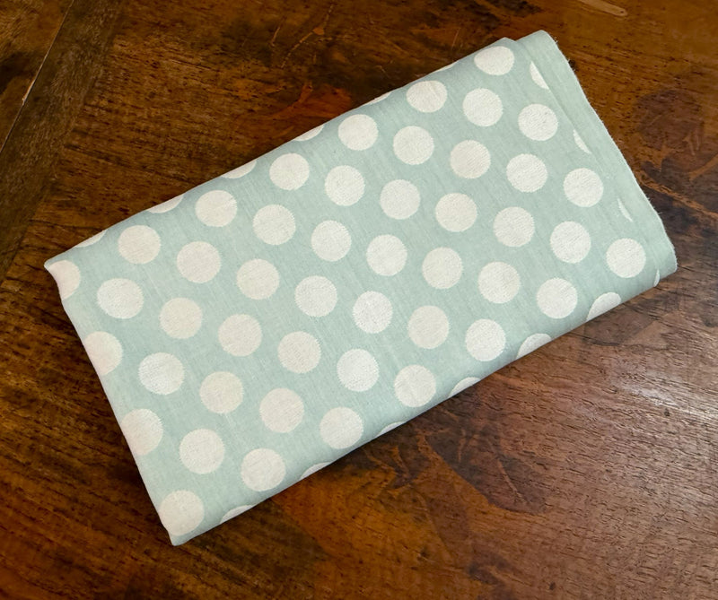 UNITED STATES: 1952 - Beautiful linen tea tablecloth from 1952