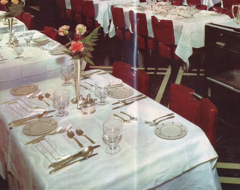 UNITED STATES: 1952 - Grey Star dinner plate