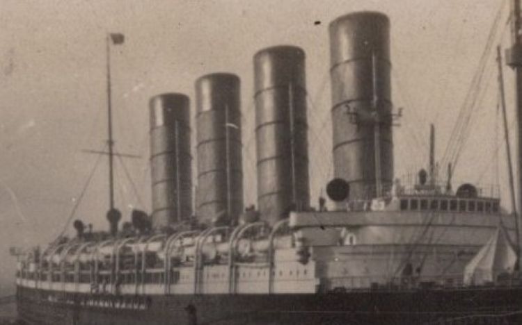LUSITANIA: 1907 - Rare real photocard of ship in Gladstone Dock