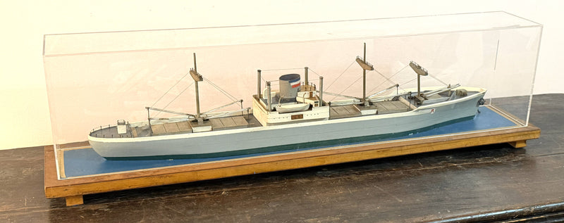 ROBIN LOCKSLEY: 1941 - Custom 1:200th model of famed combo liner