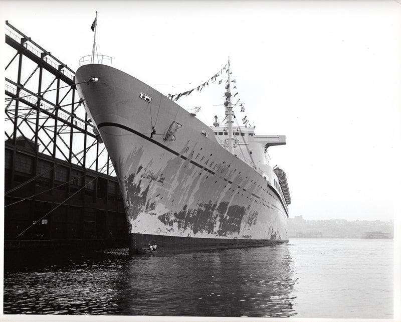 RAFFAELLO: 1965 - Eight large format maiden arrival photos at New York