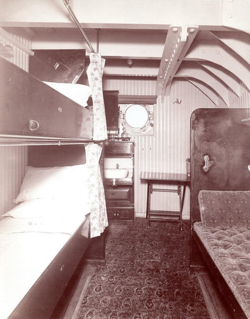 KROONLAND: 1902 - 7 original publicity photos from I.M.M. files